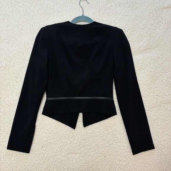 Guess Cropped Blazer - Picture 3 of 3